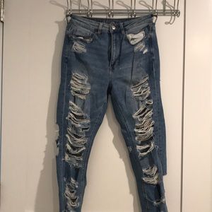 AE Distressed high waisted jeans